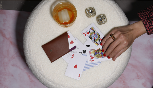 Die Geschichte der Handtasche: Mehr als ein Accessoire – ein Spiegel der Persönlichkeit